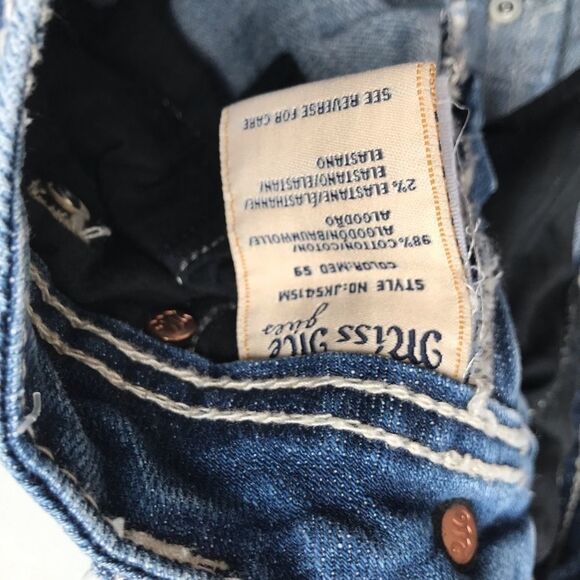 Miss Me medium wash denim Bermuda shorts VGUC 8Y - Picture 5 of 7